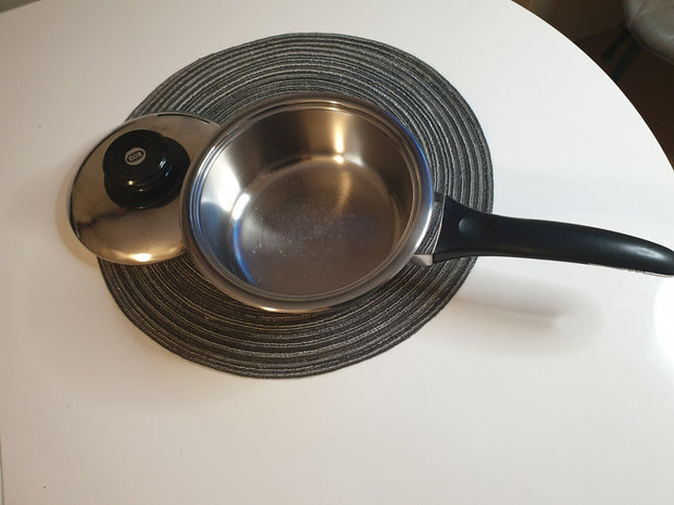 AMC Stieltopf, Kasserolle 16 cm, Höhe 6 cm mit Deckel, Induktion - Produktbild 1 | potoria.de