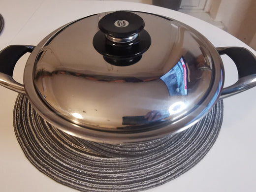 AMC Topf 24 cm, 3,5 Liter, Tiefe 8 cm, mit Deckel, Induktion - Produktbild 1 | potoria.de